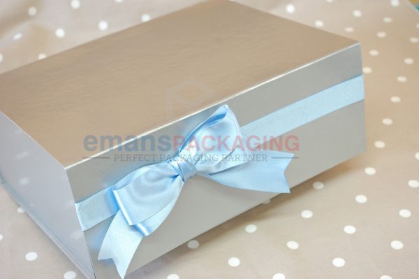 Satin Lined Attached Lid Packaging Boxes